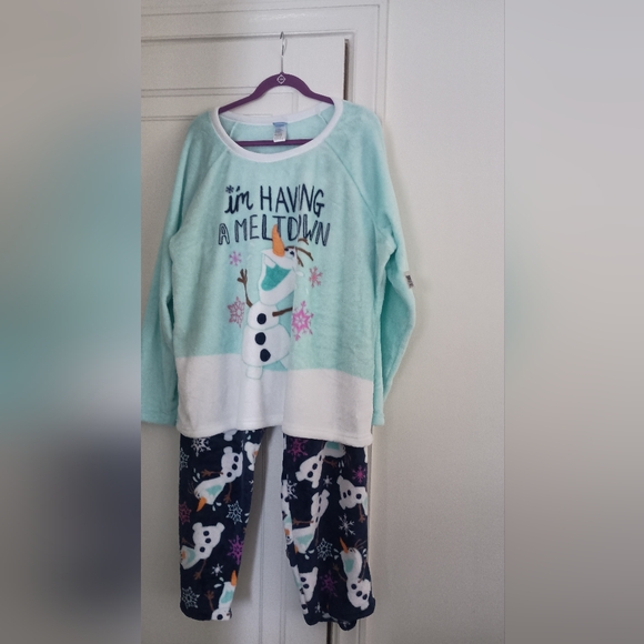 Disney Mint and White Olaf Pajama Set - Picture 4 of 5